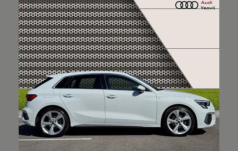Used Audi A3 S-Line 147 HP (108 kW) 2023 White Sedan