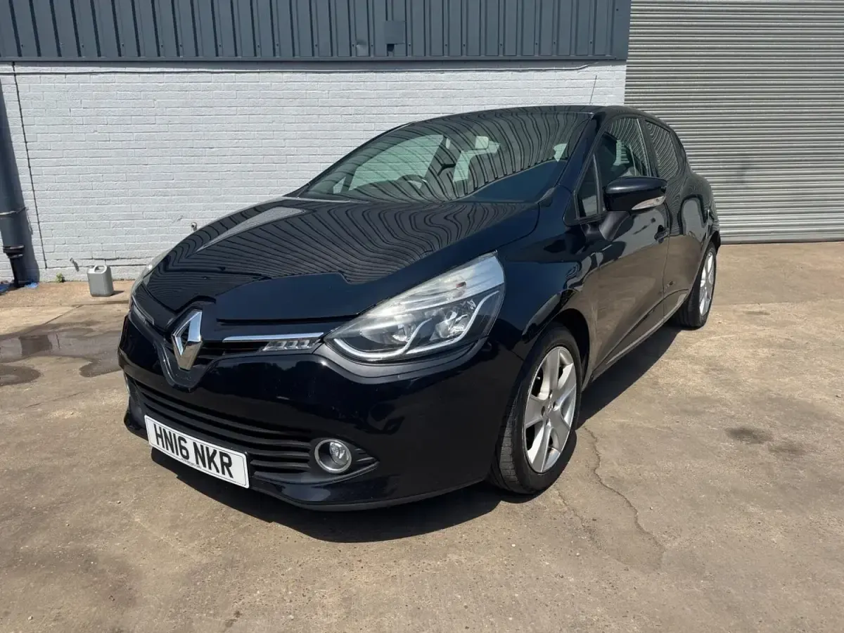 Used Renault Clio IV Dynamique 2016 Black Hatchback
