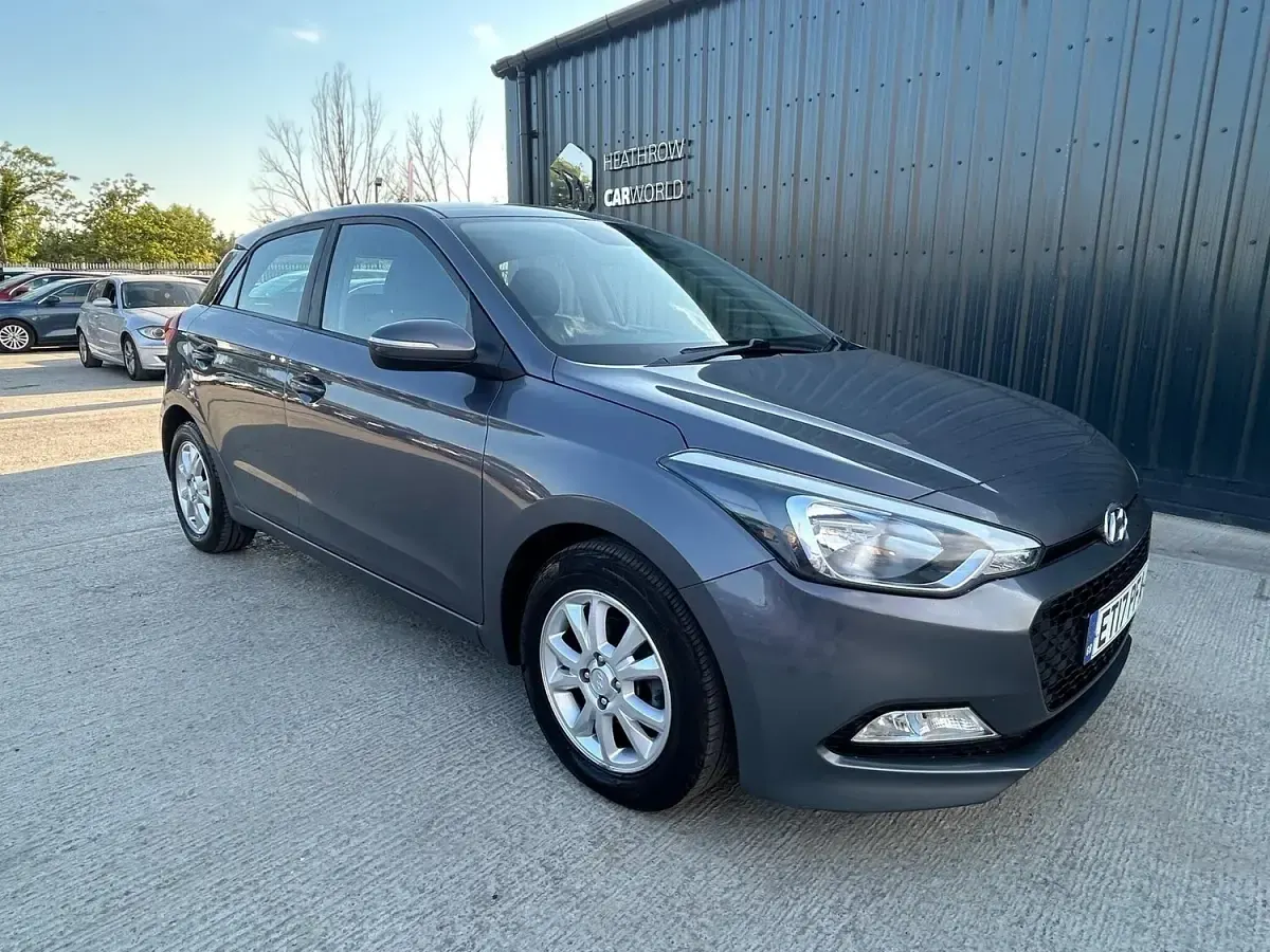 Used Hyundai i20 SE 84 HP (61 kW) 2017 Grey Hatchback