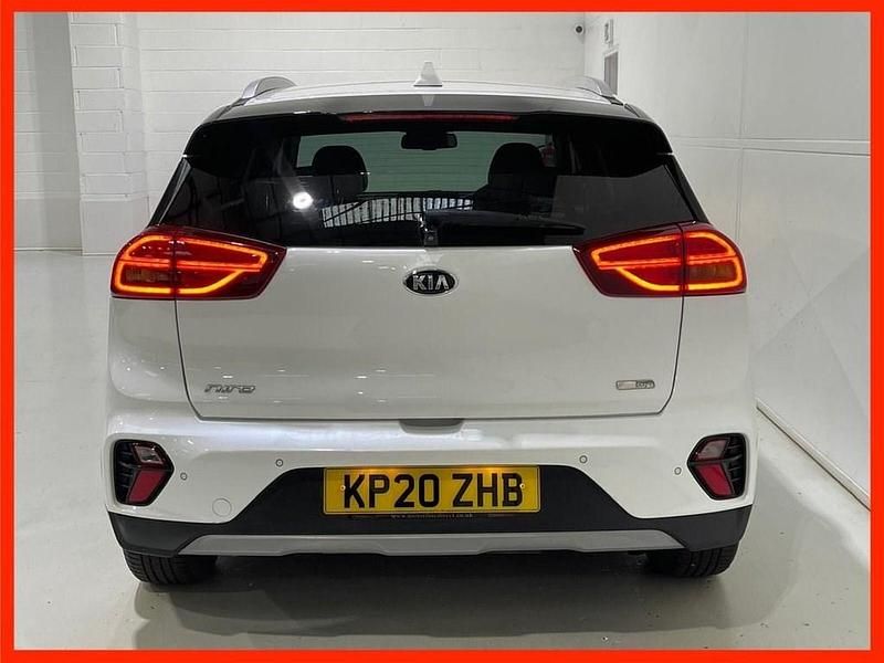Used Kia Niro 139 HP (102 kW) 2020 White SUV