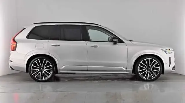 Usado Volvo XC90 Ultra 250 HP (183 kW) 2025 Prateado SUV
