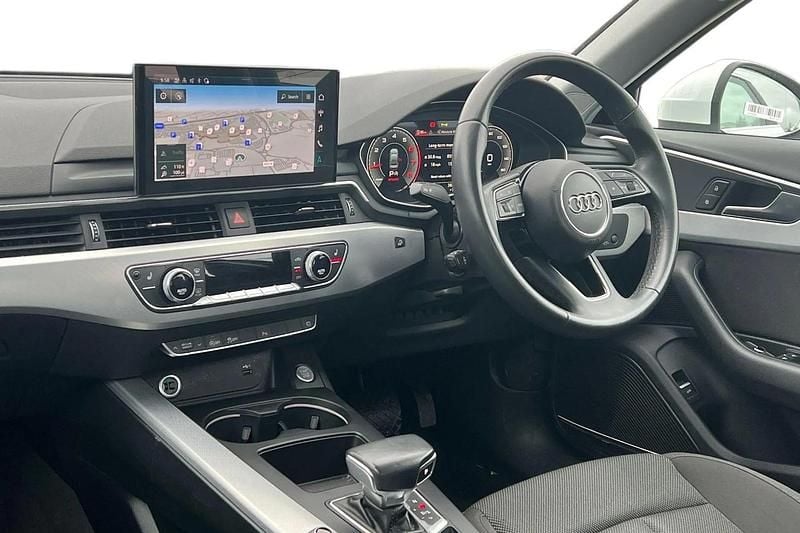 Used Audi A4 Advanced 150 HP (110 kW) 2022 White Sedan