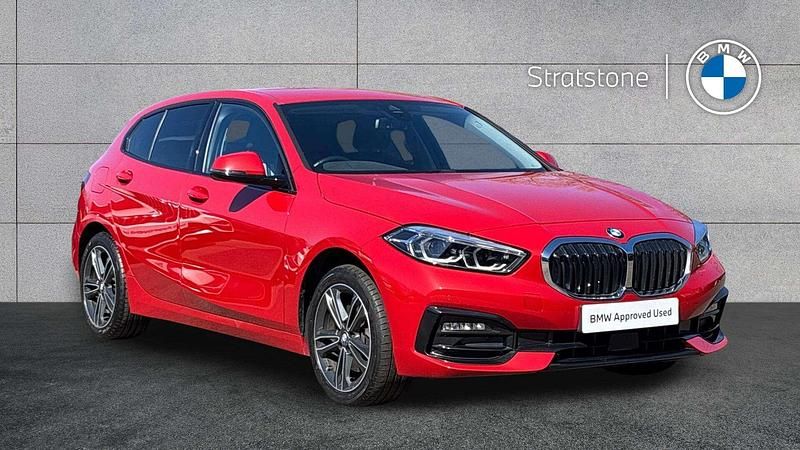 Used BMW 118 Sport Line 134 HP (98 kW) 2023 Red Hatchback