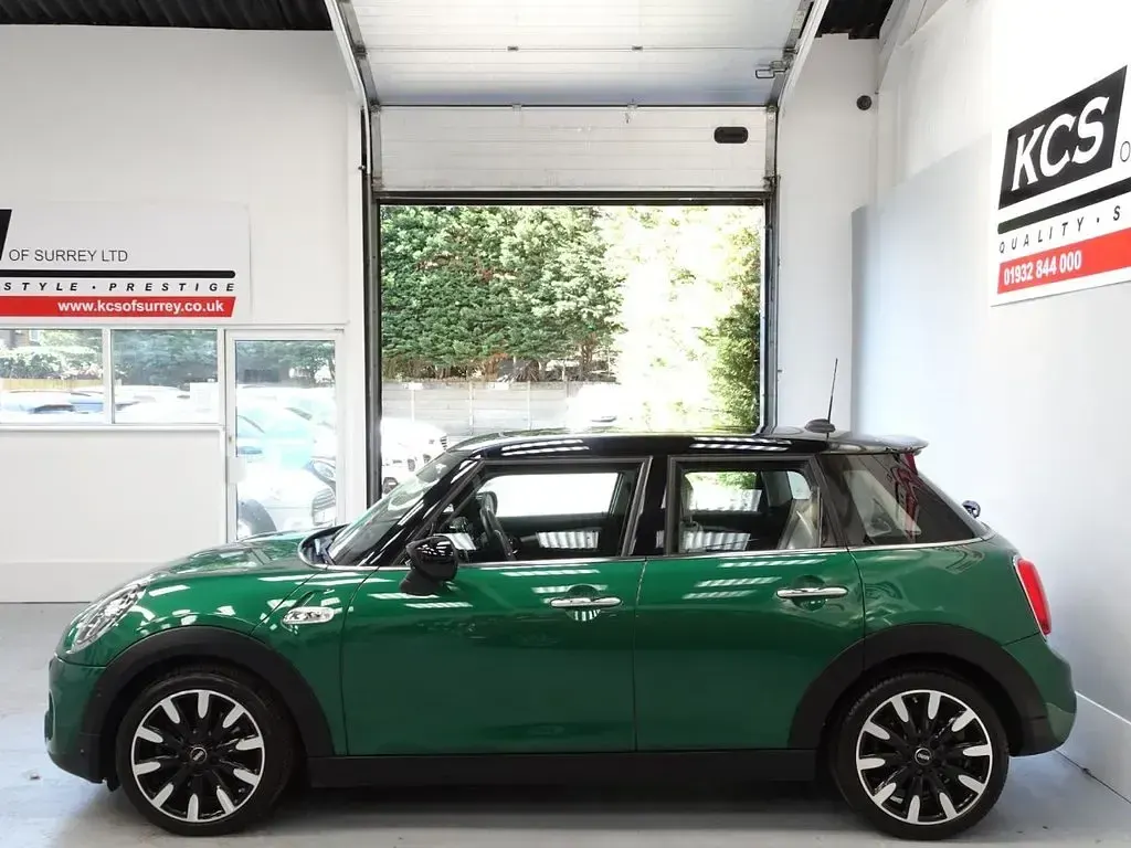 Used Mini Cooper S Exclusive 192 HP (141 kW) 2020 Green Hatchback
