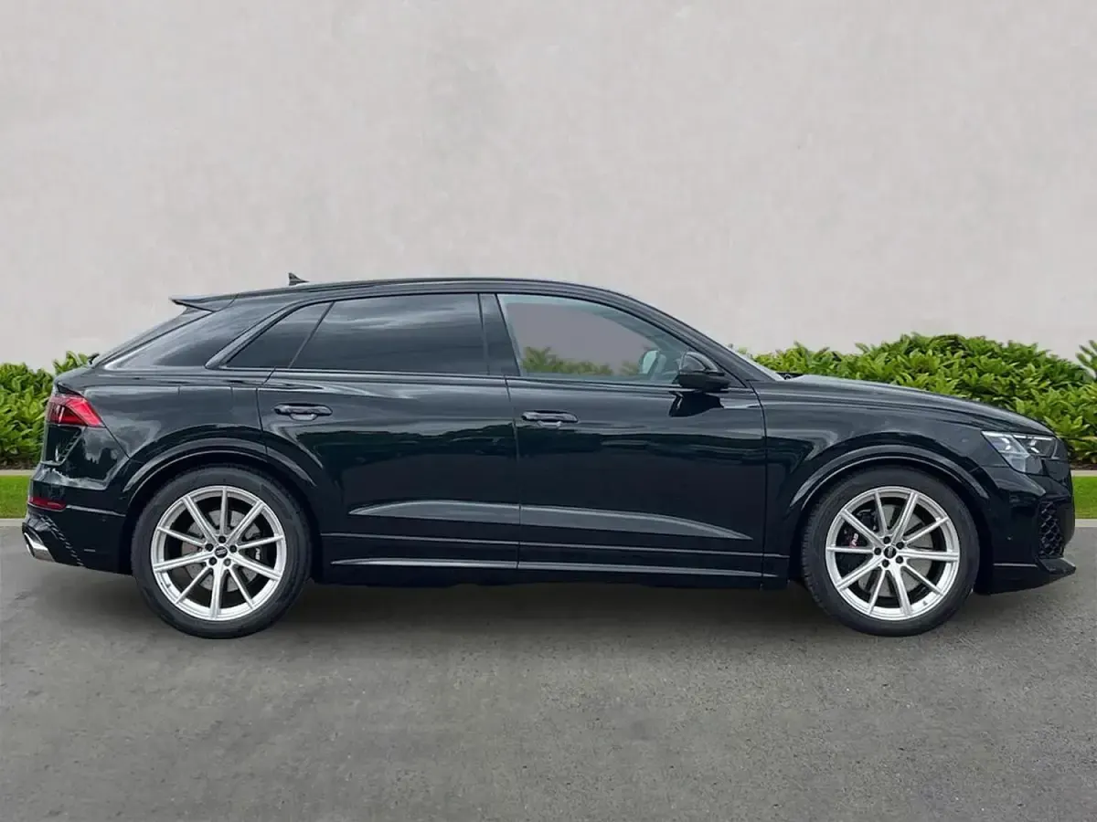 Usado Audi RS Q8 Comfort 600 CV (441 kW) 2025 Negro SUV