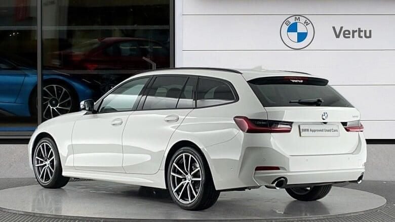 White Used 2025 BMW 320 Sport Line Estate | £31,779 (Fair price) - Image 1/4