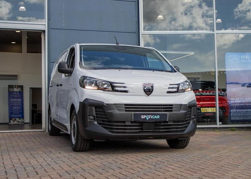 Uusi Peugeot e-Expert 98 kW (134 HP) 2025 Valkoinen Van