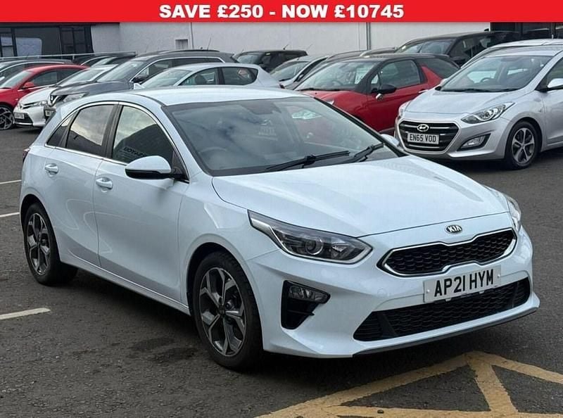 Used Kia Ceed 158 HP (116 kW) 2021 White Hatchback
