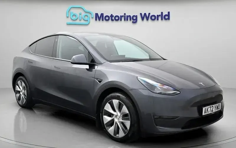 Used Tesla Model Y Long Range AWD 286 kW (389 HP) 2025 SUV