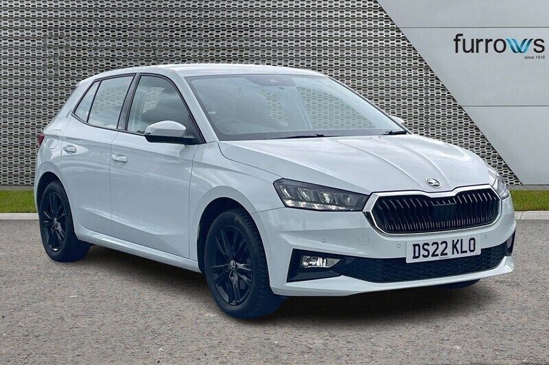 White Used 2022 Skoda Fabia Comfort Hatchback | £13,295 (Fair price) - Image 1/4