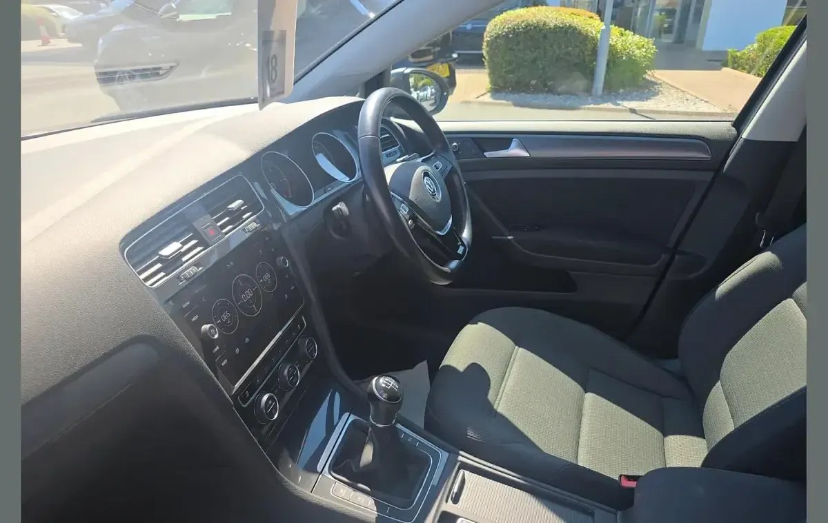 Used VW Golf VII Edition 115 HP (84 kW) 2019 Grey Hatchback