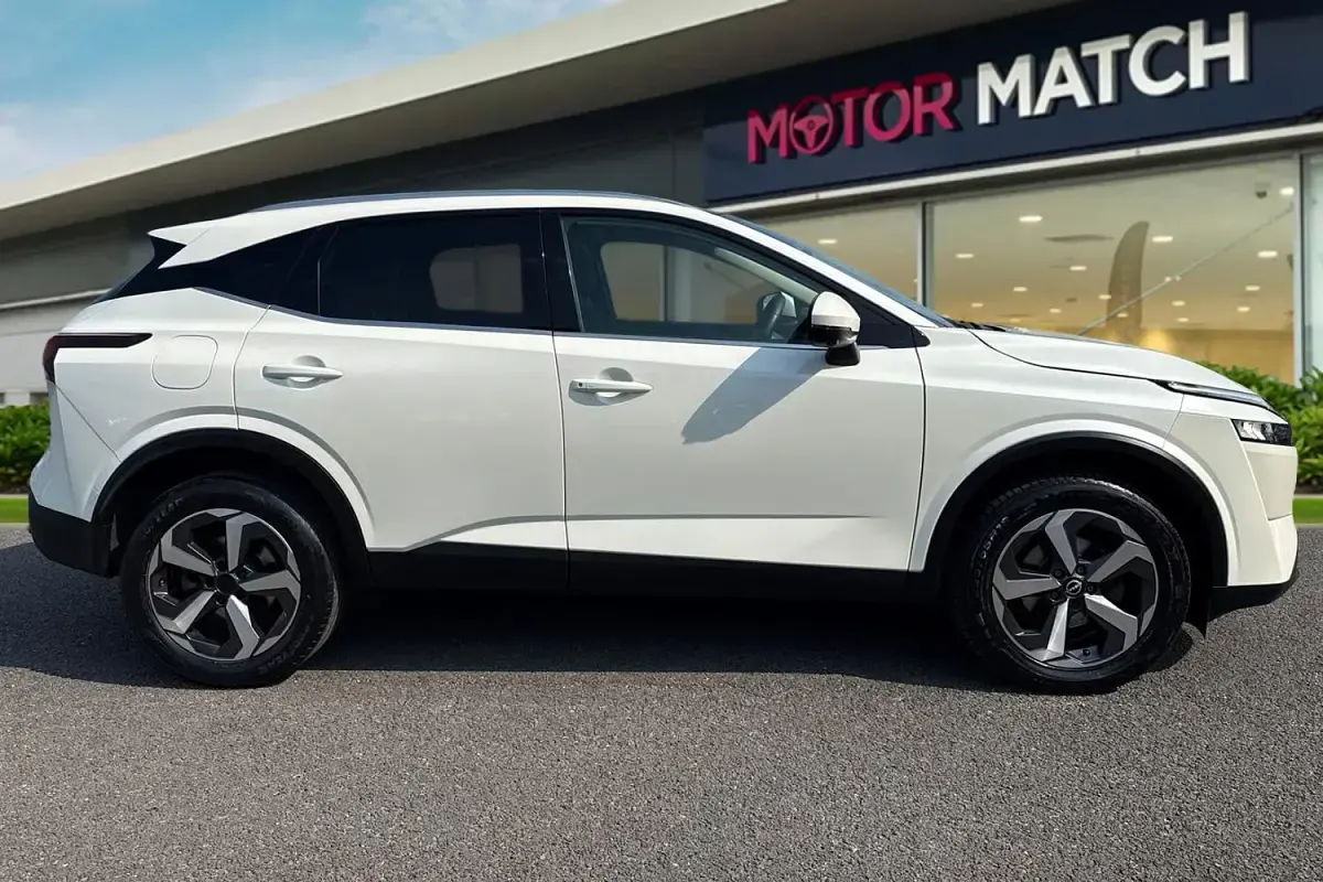 Used Nissan Qashqai N-Connecta 158 HP (116 kW) 2024 White SUV