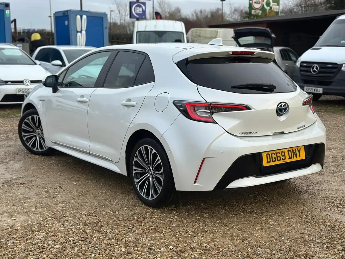 Used Toyota Corolla Design 2019 White Hatchback