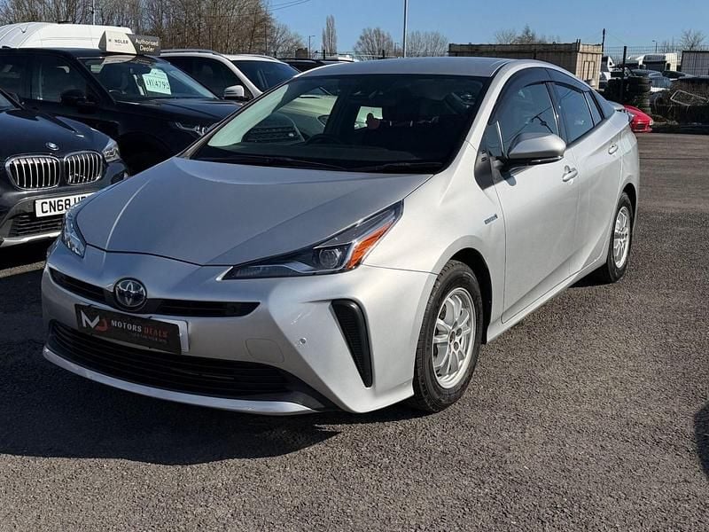 Used Toyota Prius Active 122 HP (89 kW) 2019 Silver Hatchback