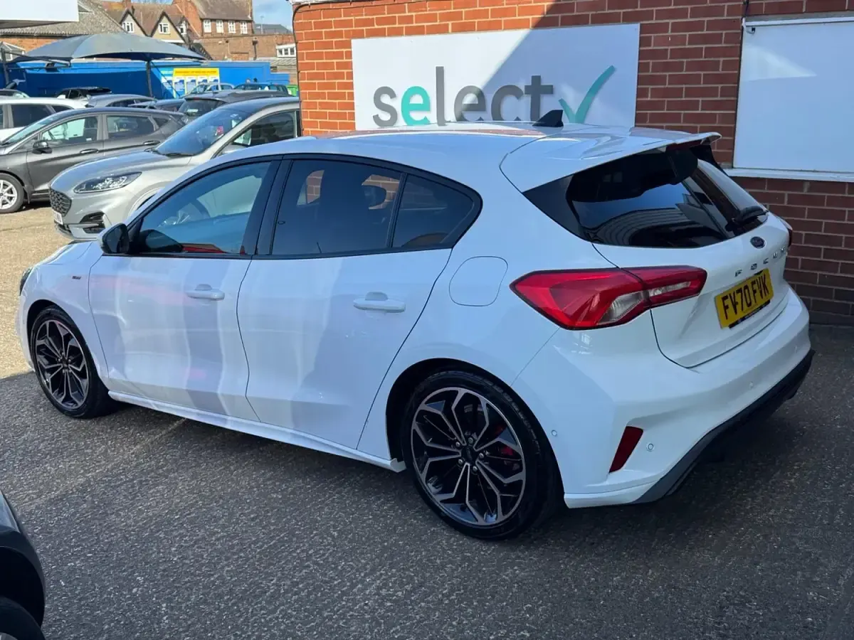 Used Ford Focus ST-Line X 155 HP (114 kW) 2020 White Hatchback