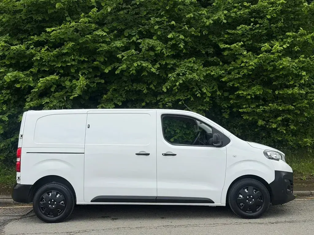 Used Peugeot Expert 2021 White Van
