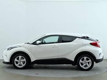 Used Toyota C-HR 122 HP (89 kW) 2017 White SUV