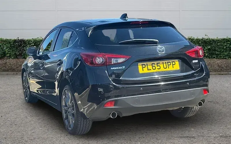 Usado Mazda 3 Inclusive 150 HP (110 kW) 2015 Preto Citadino