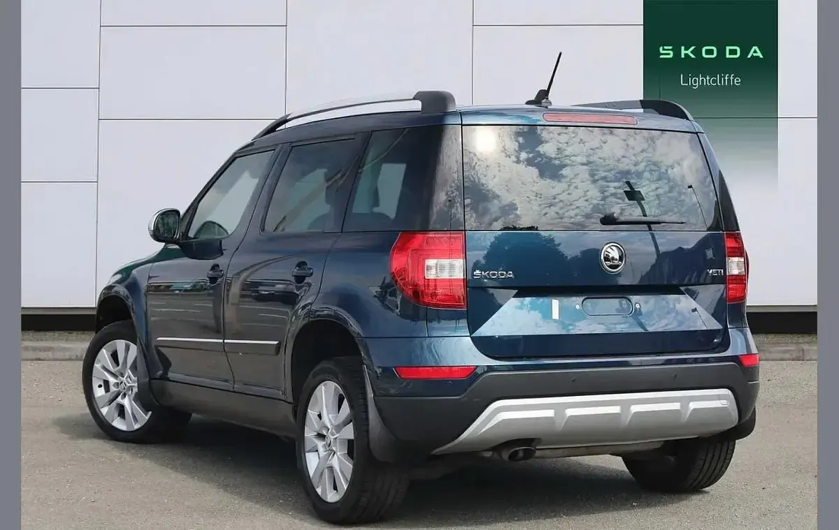 Used Skoda Yeti Outdoor Drive 108 HP (79 kW) 2017 Blue SUV