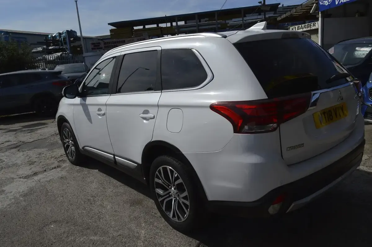Used Mitsubishi Outlander 147 HP (108 kW) 2018 White SUV