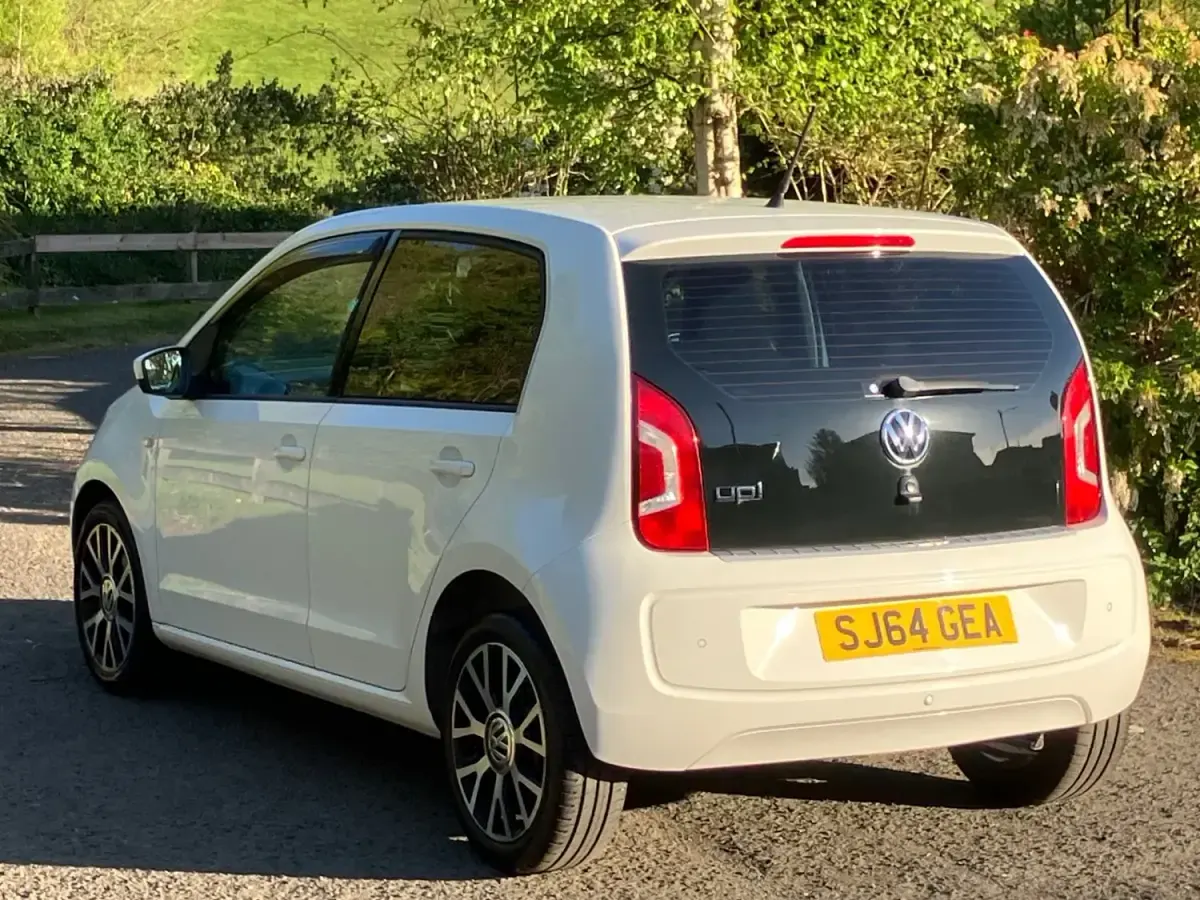 Usado VW up! Highline 2025 Branco Citadino