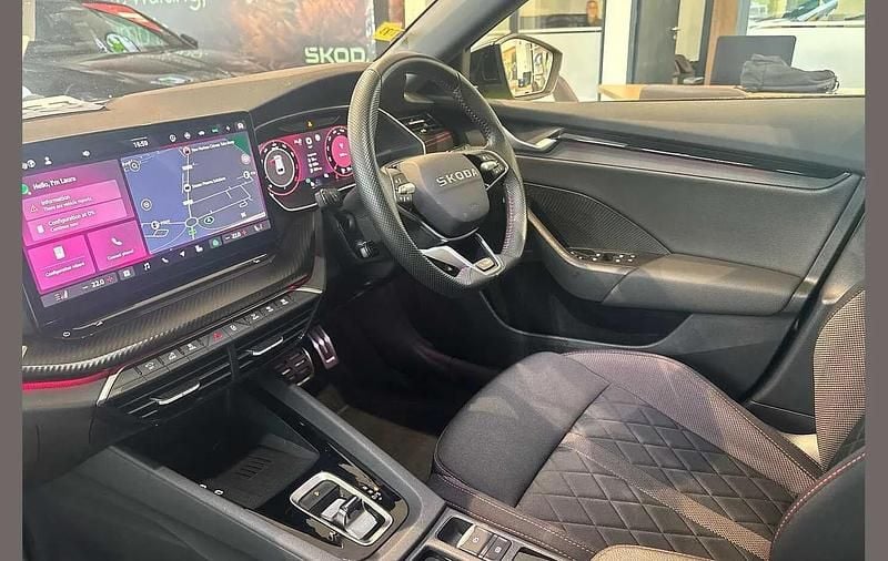 Used Skoda Octavia vRS 261 HP (191 kW) 2024 Hyper green Estate