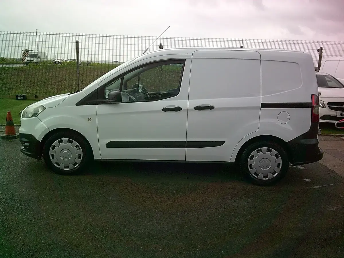 Used Ford Transit 75 HP (55 kW) 2015 White Van