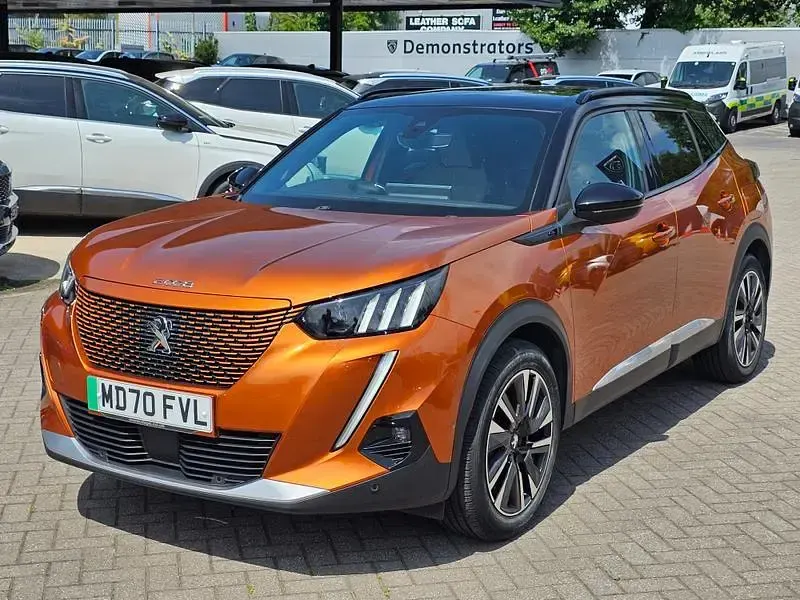 Used Peugeot e-2008 Premium 100 kW (136 HP) 2021 Orange SUV