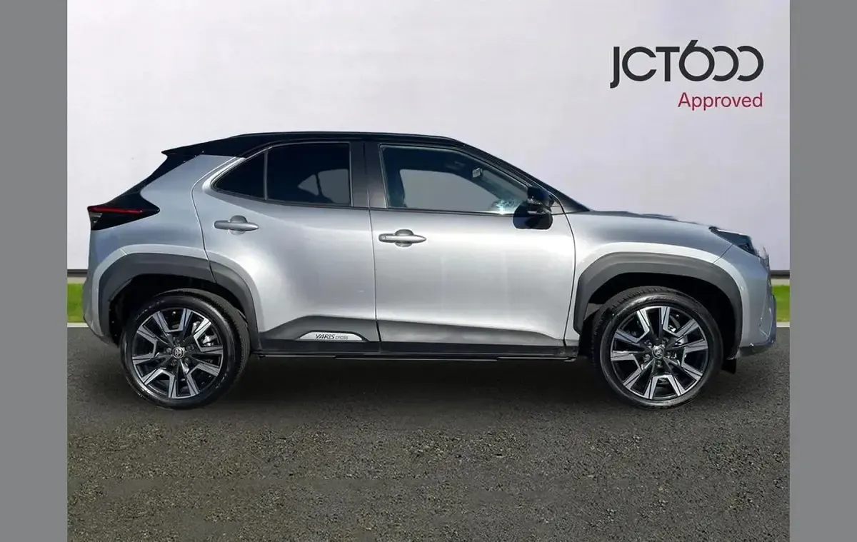 Used Toyota Yaris Cross Edition 128 HP (94 kW) 2024 Silver SUV