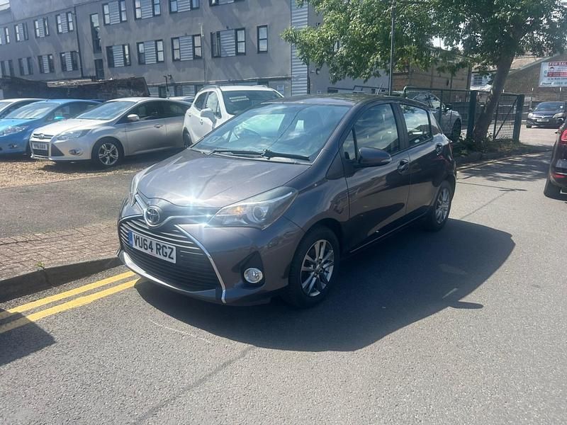 Grey Used 2014 Toyota Yaris Hatchback | £7,295 (Fair price) - Image 1/4