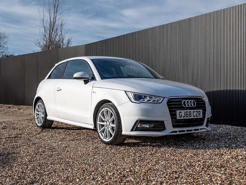 Used Audi A1 S-Line 95 HP (69 kW) 2018 White Hatchback
