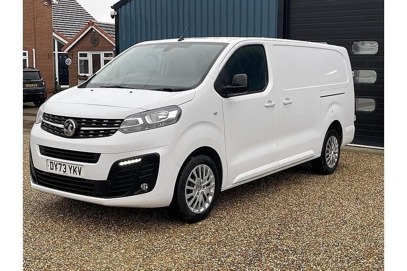 Used Vauxhall Vivaro 100 HP (73 kW) 2023 White MPV