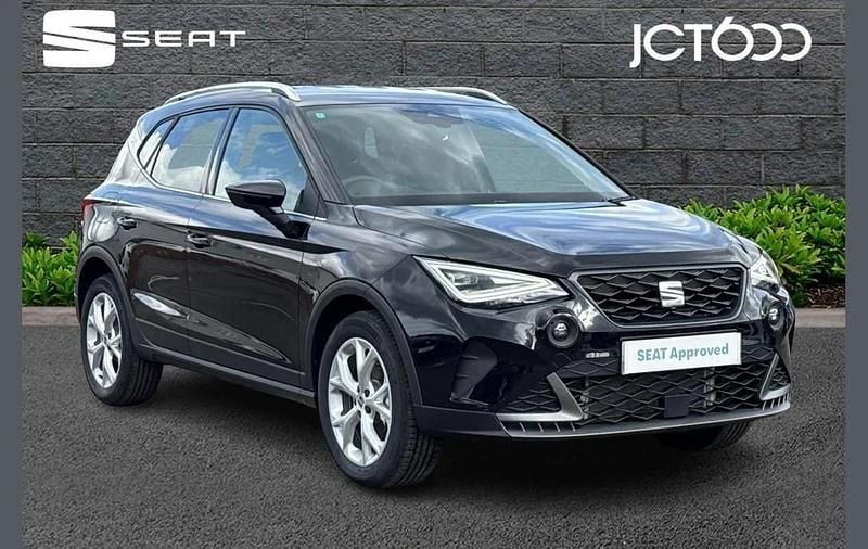 Black New 2025 Seat Arona FR SUV | £19,000 (Good price) - Image 1/4