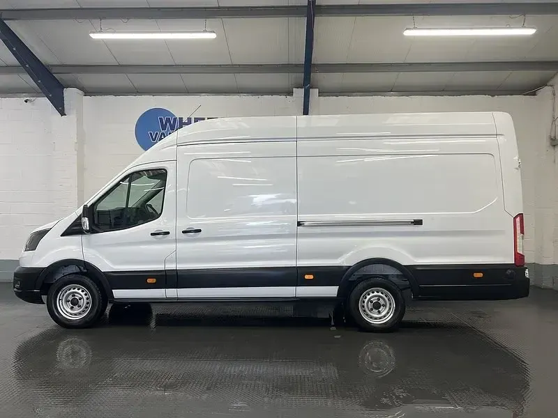 Usado Ford Transit S 130 HP (95 kW) 2023 Branco Van