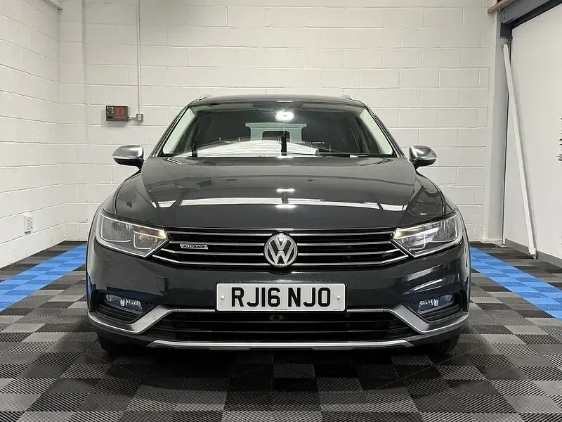 Used VW Passat Alltrack 190 HP (139 kW) 2016 Grey Estate