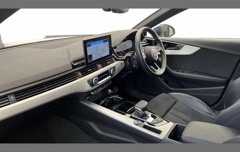 Used Audi A5 Sportback S-Line 161 HP (118 kW) 2022 Blue Hatchback