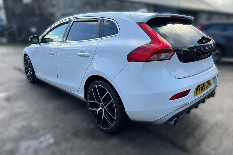 White Used 2015 Volvo V40 R-Design Hatchback | £7,495 (A bit pricey) - Image 1/1