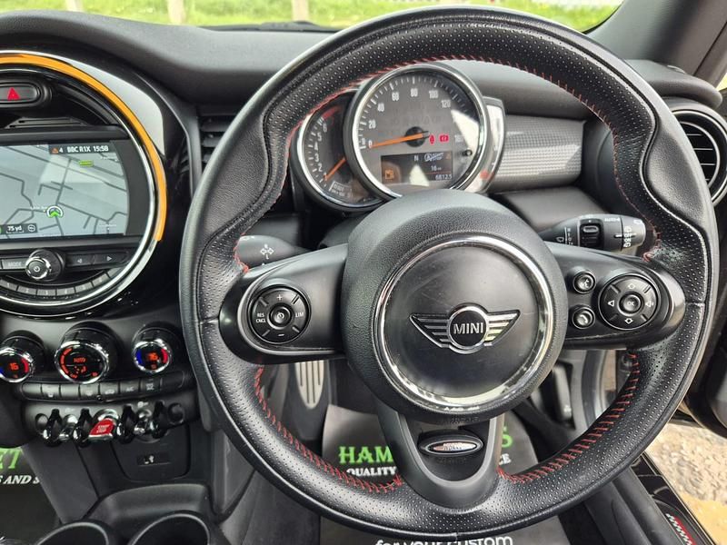 Używany Mini Cooper Hatch 136 KM (100 kW) 2018 Czarny Hatchback