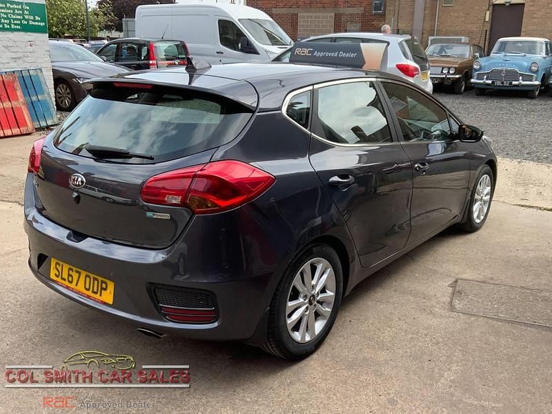 Used Kia Ceed 133 HP (97 kW) 2017 Silver Hatchback