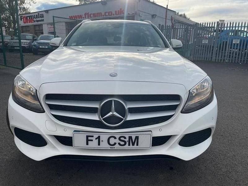 Used Mercedes C200 Executive 136 HP (100 kW) 2017 White Estate