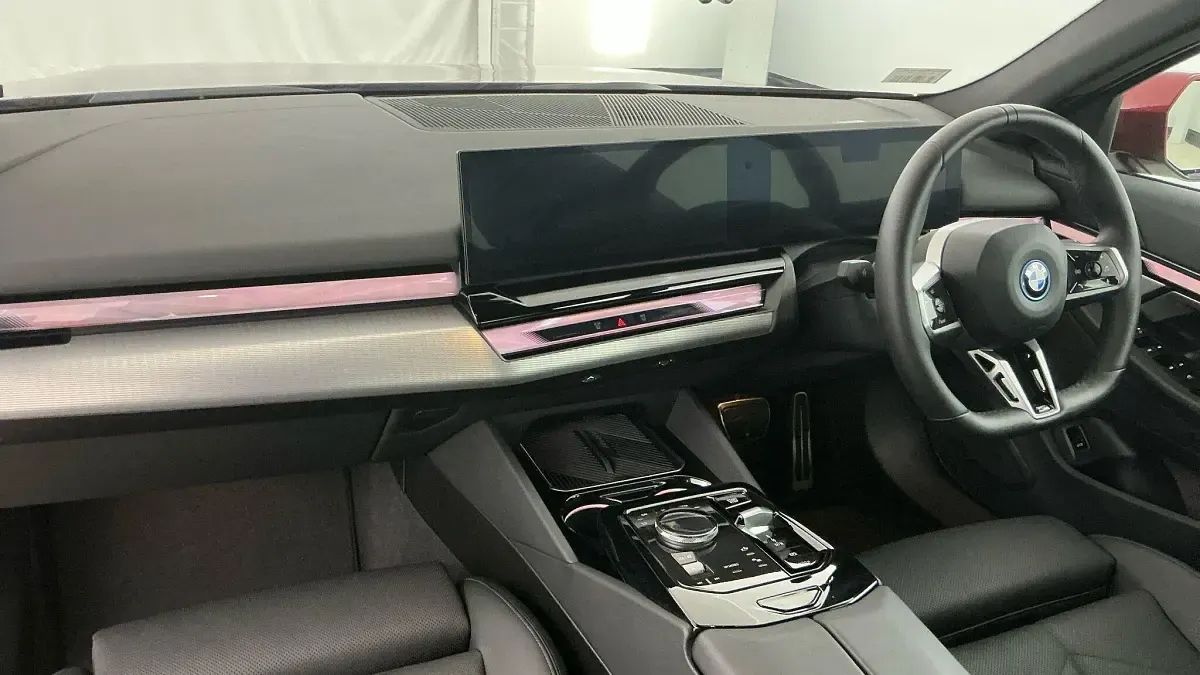 Used BMW i5 M Sport 246 kW (335 HP) 2024 Red