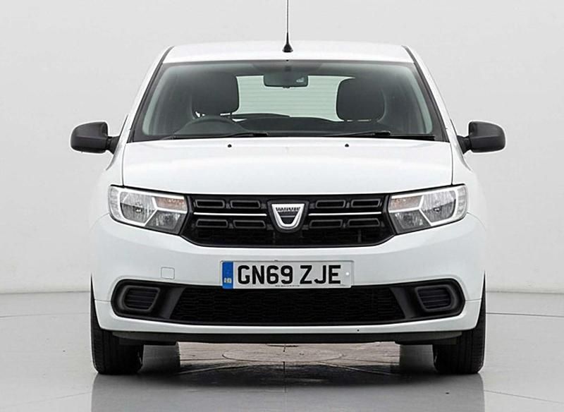 Used Dacia Sandero Essentiel 90 HP (66 kW) 2019 White Hatchback