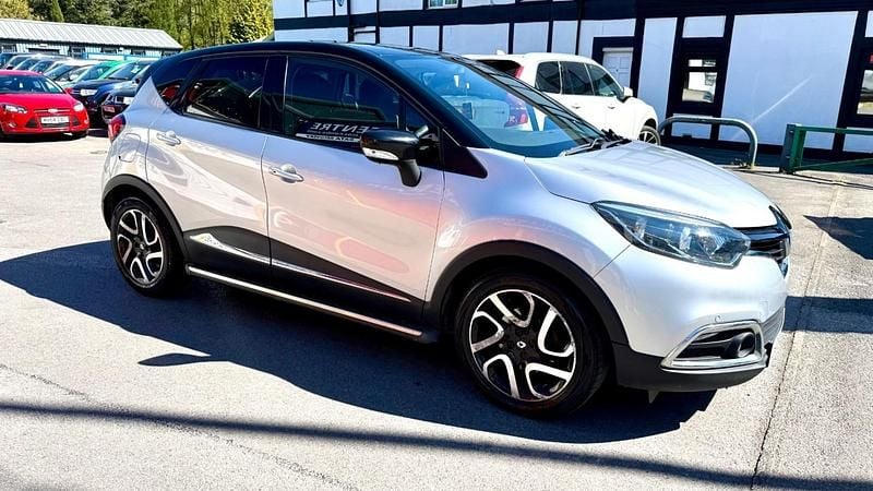 Used Renault Captur Dynamique 90 HP (66 kW) 2015 Silver SUV