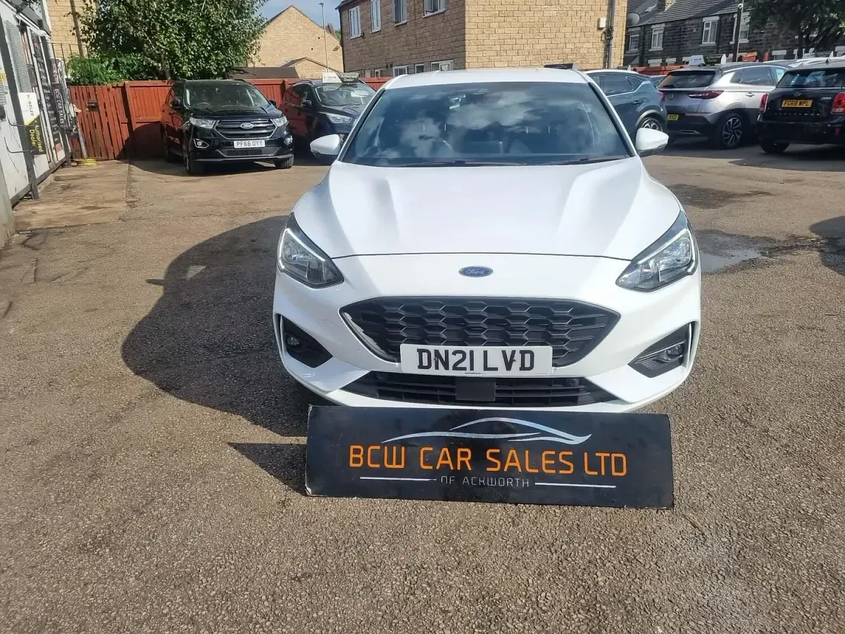 Used Ford Focus ST-Line 85 HP (62 kW) 2021 White Hatchback
