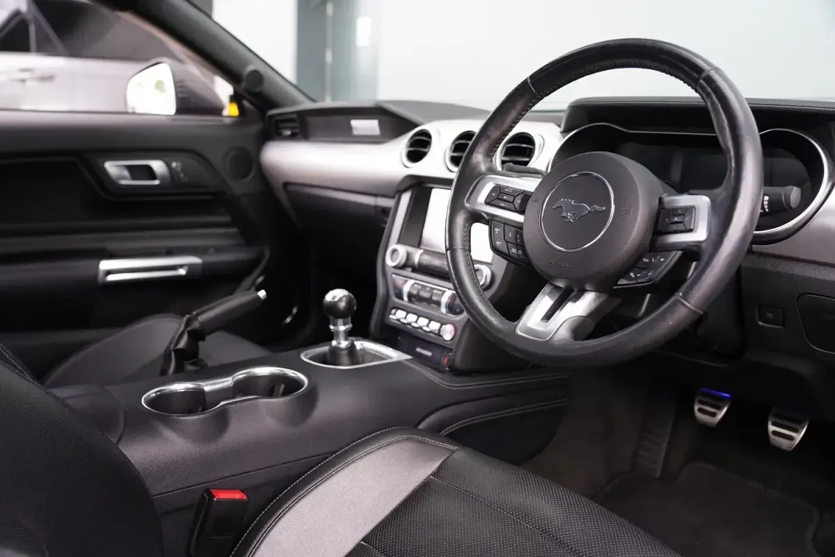 Used Ford Mustang Fastback 310 HP (228 kW) 2018 Grey Coupe