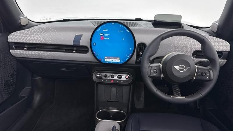 New Mini Cooper 147 kW (201 HP) 2025 White Hatchback