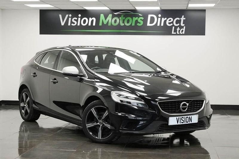Used 2017 Volvo V40 R-Design Hatchback | £5,840 (Fair price) - Image 1/1