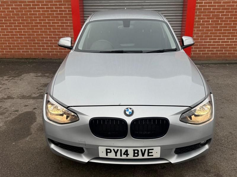 Begagnad BMW 116 2014 Silver Halvkombi
