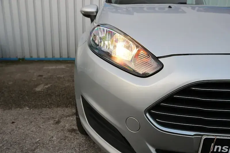Used Ford Fiesta Style 69 HP (50 kW) 2013 Silver Hatchback