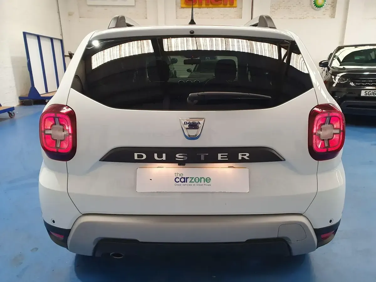 Used Dacia Duster Prestige 90 HP (66 kW) 2021 White SUV